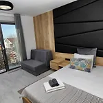 Azur Bed & Breakfast 4*