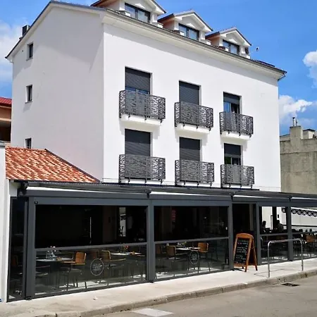 Nocleg ze śniadaniem Azur 4*