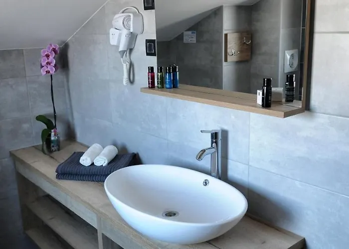 Azur 诺维·维诺多尔斯基