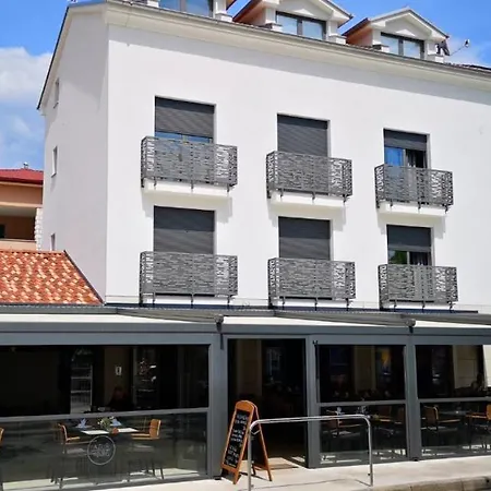 Azur 4* Novi Vinodolski