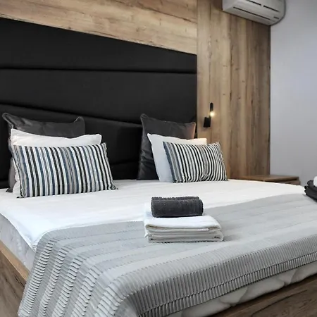 Azur Bed & Breakfast 4*