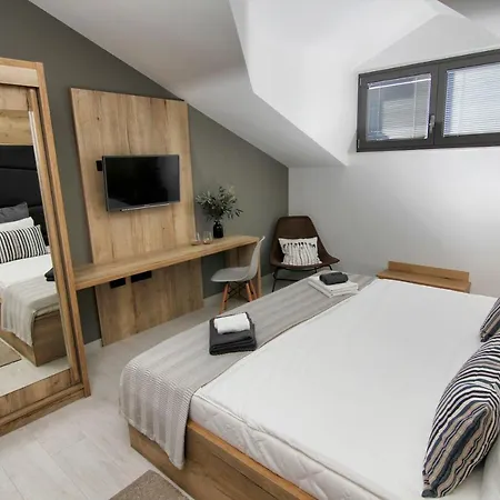 Azur Bed & Breakfast 4*