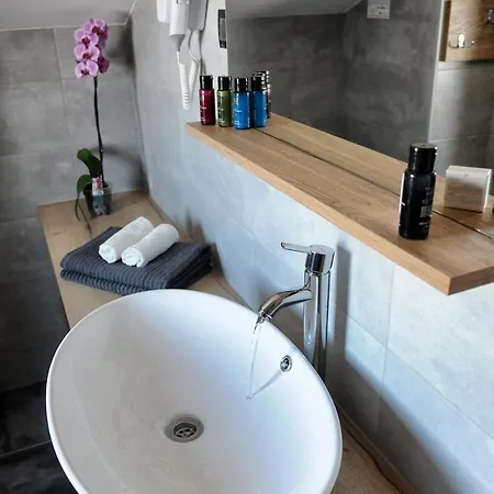 Azur Bed & Breakfast Novi Vinodolski