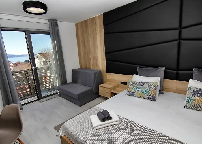 Azur Bed & Breakfast 4*